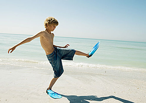 男孩,穿,脚蹼,海滩,大