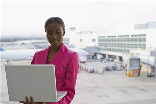 特写,职业女性,笔记本电脑,机场