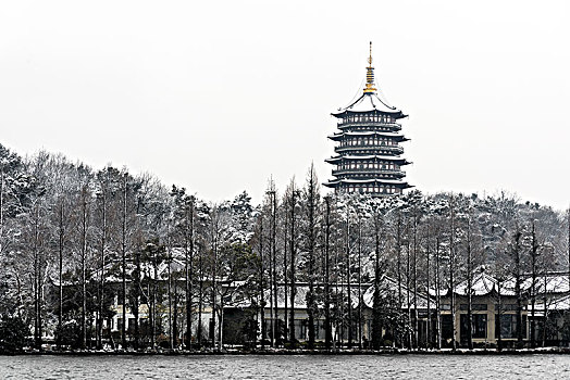 杭州西湖雷峰塔雪景