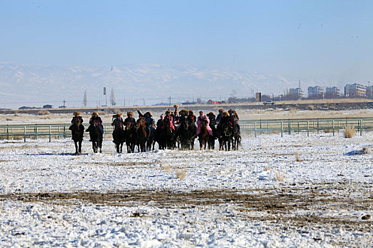 哈萨克族宣传冰雪旅游节