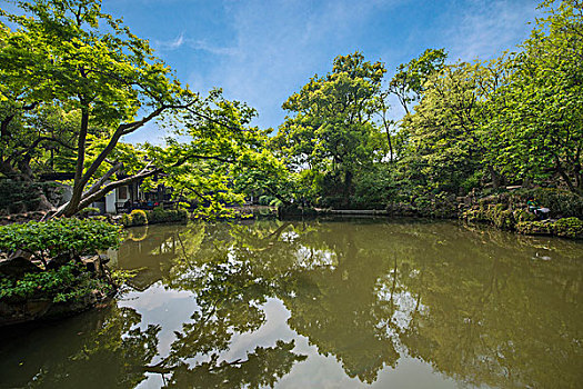 江苏无锡惠山寄畅园园林水榭