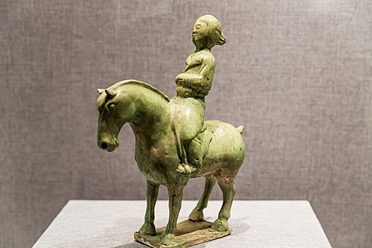 隋代青釉騎馬俑，河南省洛陽博物館館藏文物