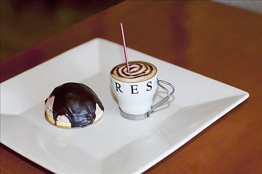 俯拍,巧克力蛋糕,一杯咖啡