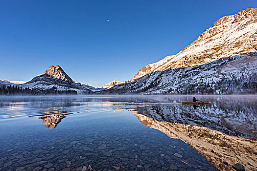 单独,独木舟,山,清新,下雪,冰川国家公园,蒙大拿,美国