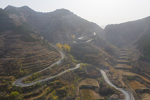 航拍济南金钢纂村的盘山公路