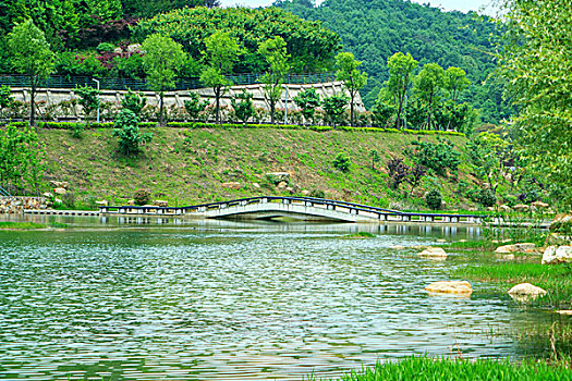 湖南省长沙高新区麓谷尖山湖公园－临水廊