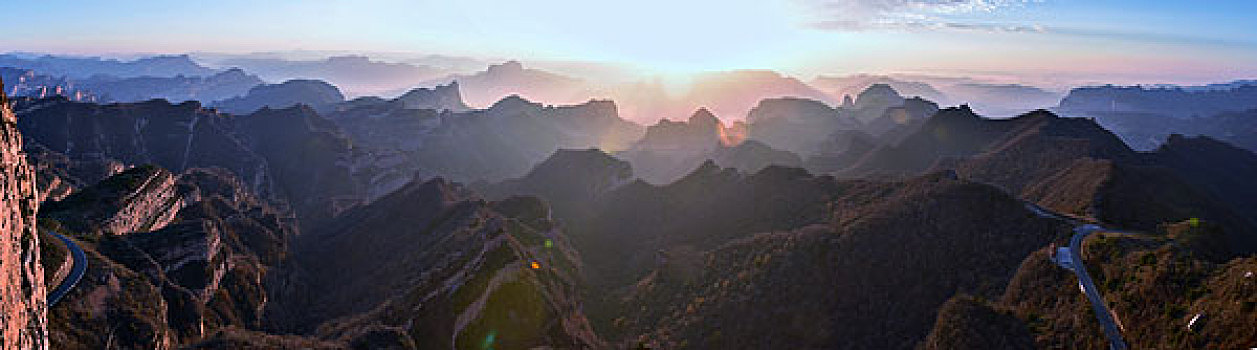 太行山日出