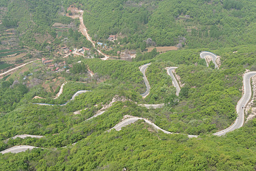 蜿蜒,盘山公路