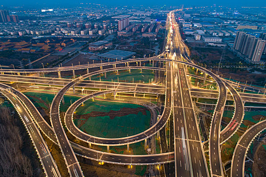 江苏省淮安市刚开通的内环高架快速路夜景