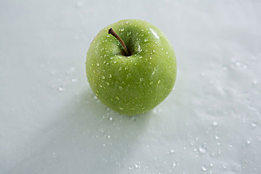 青苹果,小水滴,白色背景,背景