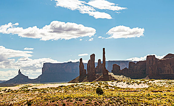 图腾柱,岩石构造,景色,方山,纪念碑谷,纪念碑谷纳瓦霍部落公园,纳瓦霍部落,亚利桑那,犹他,美国,北美