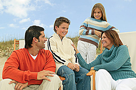 家庭,折叠躺椅,海滩