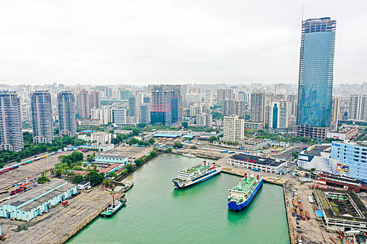 航拍海南海口秀英港,海口港客运站,滚装轮