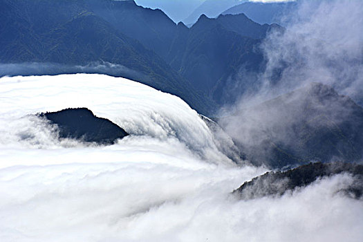 四川雅安牛背山