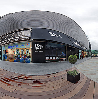 具有现代气息的英国伦敦奥林匹克公园购物中心