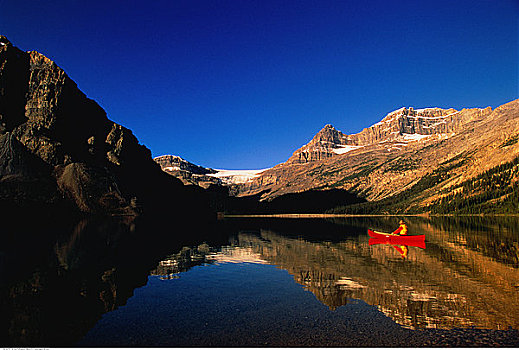 人,独木舟,弓湖,班芙,艾伯塔省,加拿大