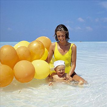 女人,母子,婴儿,浅水,海洋,海滩,夏天,假日