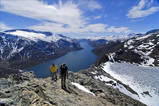 两个,远足者,湖,尤通黑门山,国家公园,奥普兰,挪威