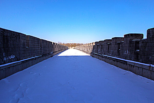 中国涿州影视城的古代建筑城墙