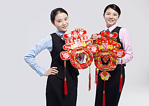 亚洲办公室女性白领庆祝节日