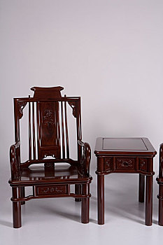 中国传统家具圈桌和圈椅