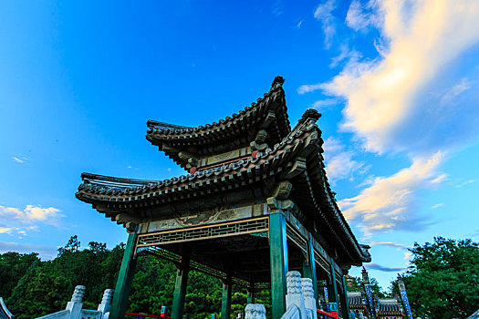 北京皇家园林颐和园荇桥