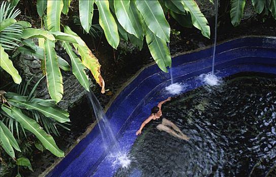 女人,放松,热浴,挨着,火山,阿雷纳尔,哥斯达黎加,中美洲