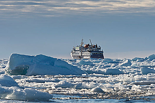 探险,船,追求,边缘,浮冰,北冰洋,斯匹次卑尔根岛,岛屿,斯瓦尔巴群岛,斯瓦尔巴特群岛,挪威,欧洲