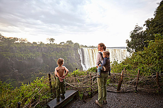 母亲,儿子,赞赏,风景,维多利亚瀑布,津巴布韦