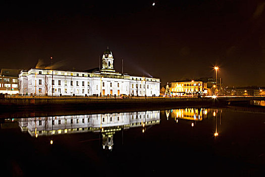 科克市,科克郡,爱尔兰,市政厅,光亮,夜晚,河