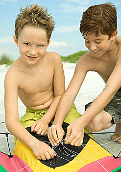 两个男孩,风筝,线,海滩