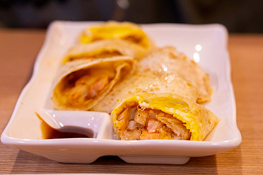 台湾人很喜欢也很好吃的早餐,鸡肉蛋饼