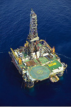 近海石油钻井