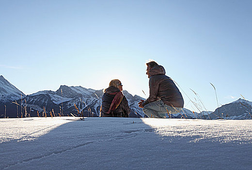 夫妻,享受,雪中,艾伯塔省,加拿大