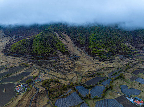 航拍四川甘孜甲根坝乡