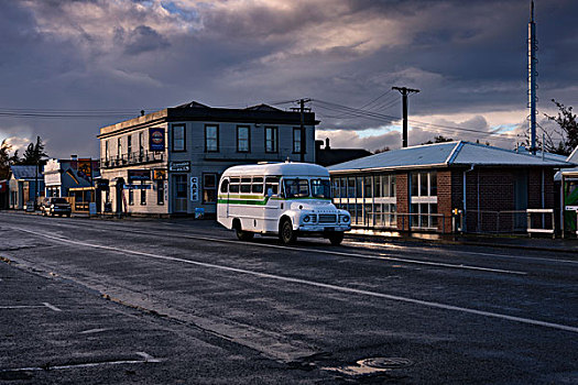 新西兰南岛小镇里弗斯代尔,riversdale,的怀旧公共汽车