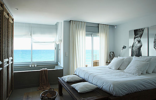 双人床,白色,床上用品,浴缸,仰视,窗户,全景,海景