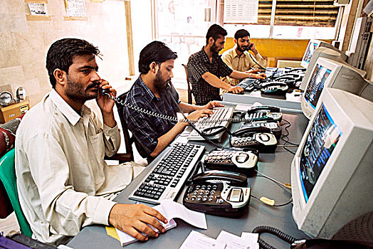 紧急,操作,钟表,电话,巴基斯坦,拨号,救护车,服务,八月,2004年,名字,信息技术,工作