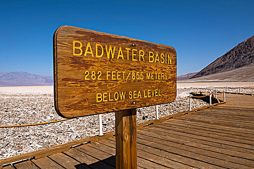 盆地,标识,死亡谷国家公园,加利福尼亚,美国