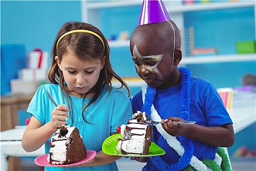 高兴,儿童,吃,生日蛋糕