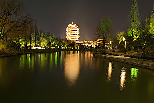 济南解放阁夜景