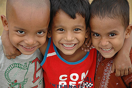 邪恶,微笑,孟加拉,十月,2006年
