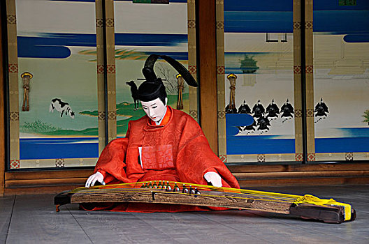音乐人,木偶,玩,古筝,成串,丝绸,开着,皇家,宫殿,公用,两次,京都,日本,东亚,亚洲