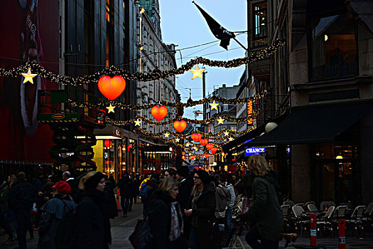 夜幕下的哥本哈根斯托耶步行街
