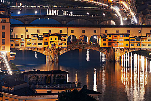 维奇奥桥,上方,阿尔诺河,佛罗伦萨,意大利,夜晚