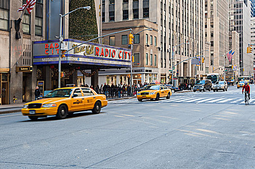 纽约的街道和出租车