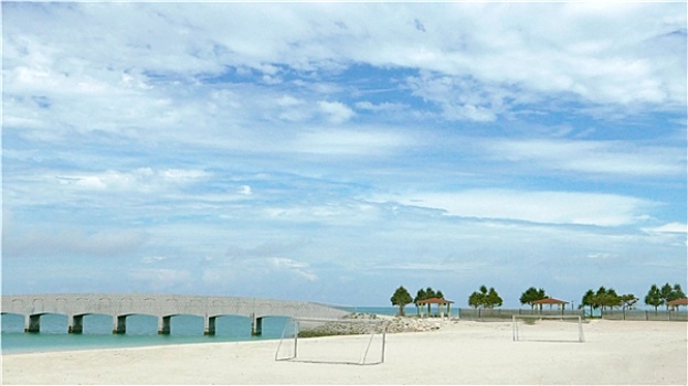 球门,球网,蓝天,树,海滩