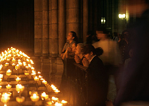 法国,巴黎,圣母大教堂,人,祈祷,靠近,蜡烛