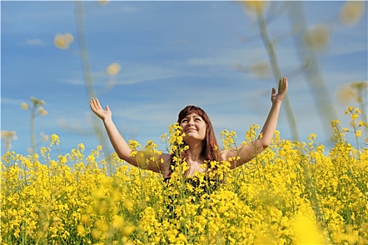 高兴,女孩,花,草地