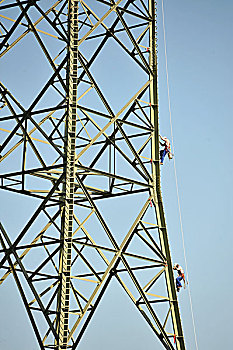 工人,高压电塔,博特罗普,北莱茵威斯特伐利亚,德国,欧洲